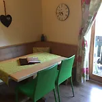 Haus Alpenrose Apartment *