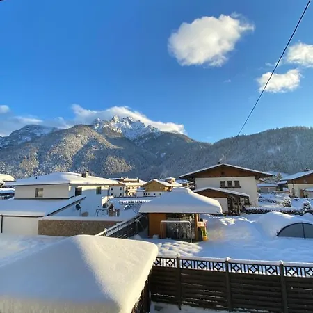 Haus Alpenrose *