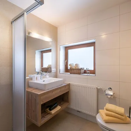 Haus Alpenrose Apartment *