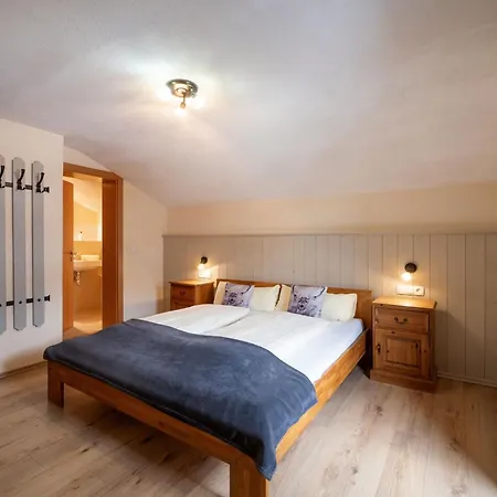 شقة Haus Alpenrose