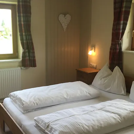 Haus Alpenrose شقة