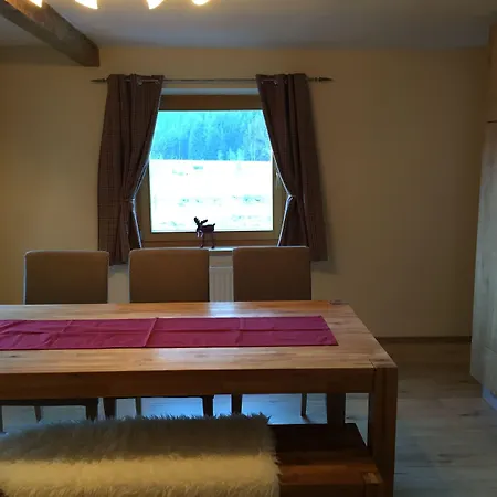 شقة Haus Alpenrose