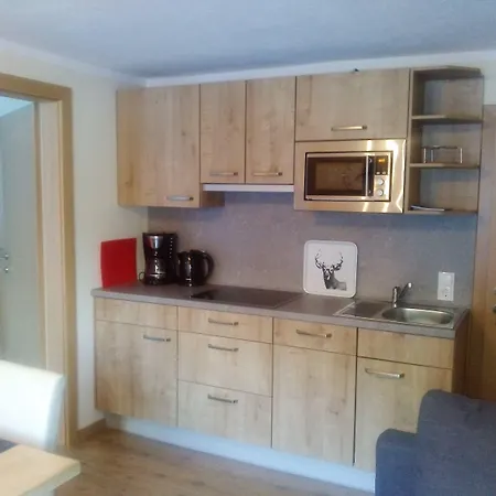 Haus Alpenrose شقة