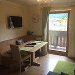 Haus Alpenrose *
