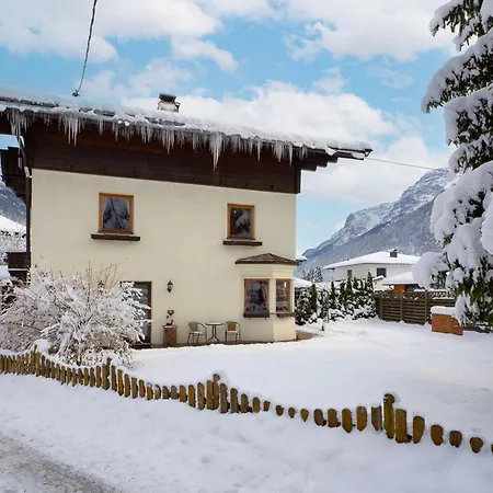 Haus Alpenrose Apartamento Waidring