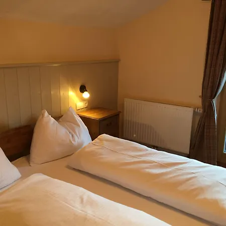 Haus Alpenrose Apartamento *